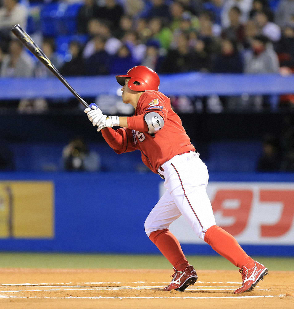 7連勝中の広島、勝率5割復帰へ6回に待望先制点！　長野のフェンス直撃2ベースで菊池涼生還！