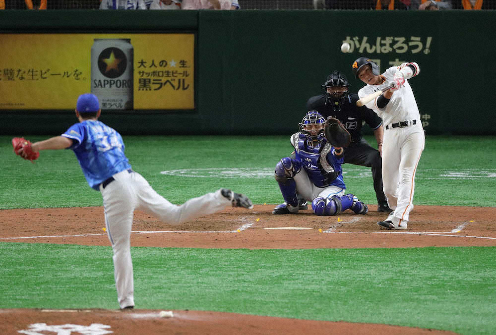 ＜巨・D＞5回、坂本勇にソロ本塁打を打たれる坂本勇平田（撮影・木村　揚輔）