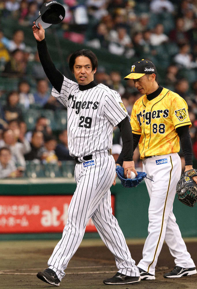 阪神ＯＢの井川投手　ファーストピッチに登板　捕手は矢野監督　