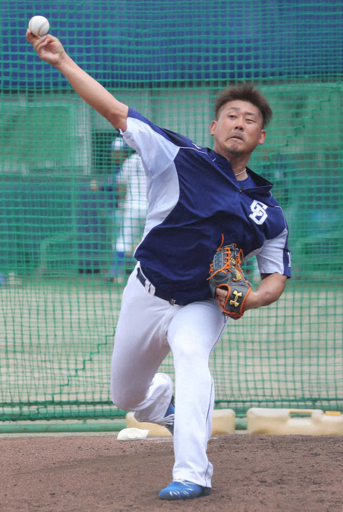 中日・松坂　右肩負傷後初めて捕手座らせ投球「気持ちよく投げられた」