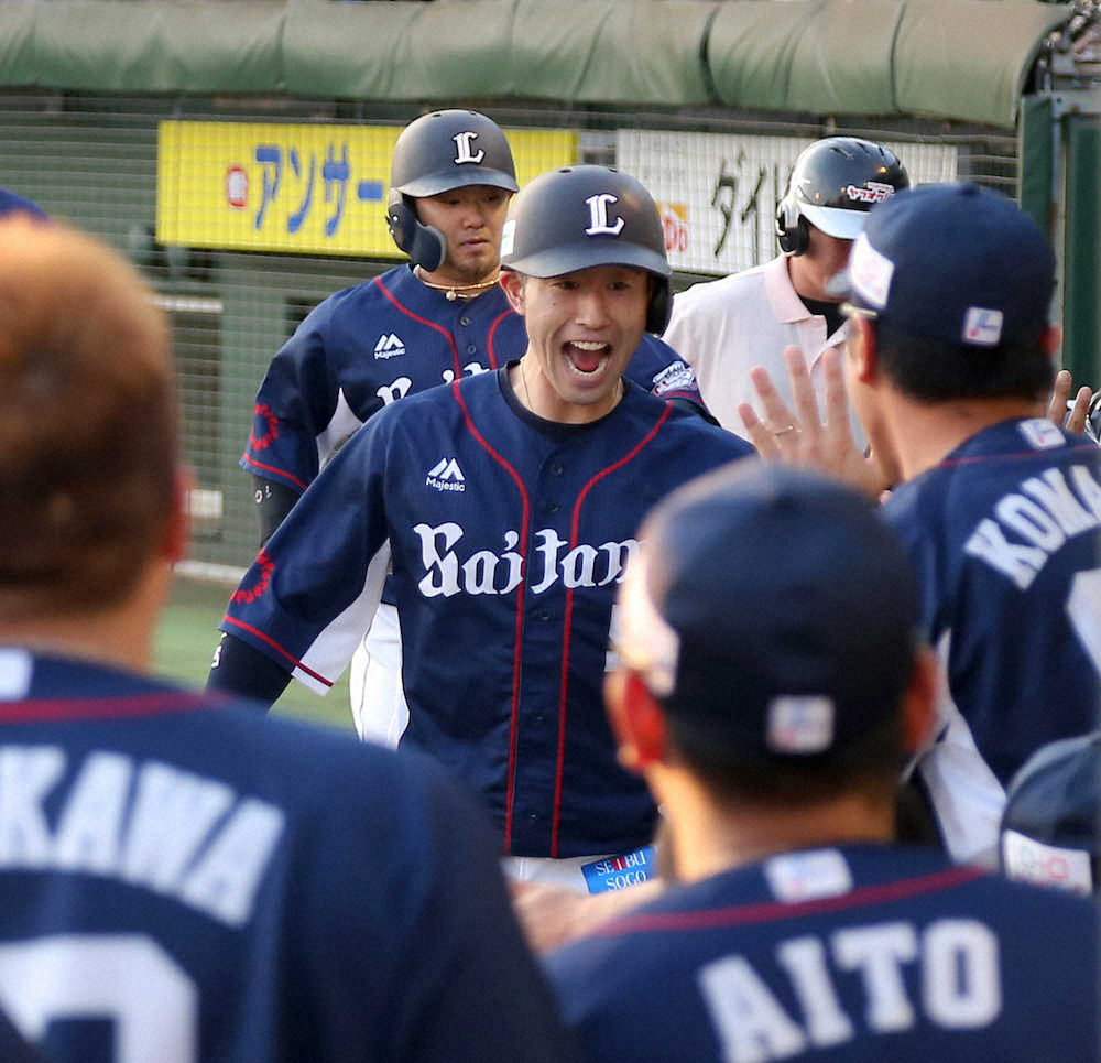 西武、獅子おどし打線本領11点　外崎が口火　今季初の1試合4発