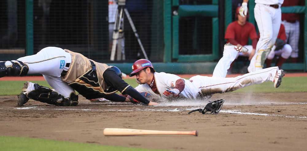 楽天、0―8から大逆転！藤田が“神の手”サヨナラ生還「とっさにクロールの動きを」