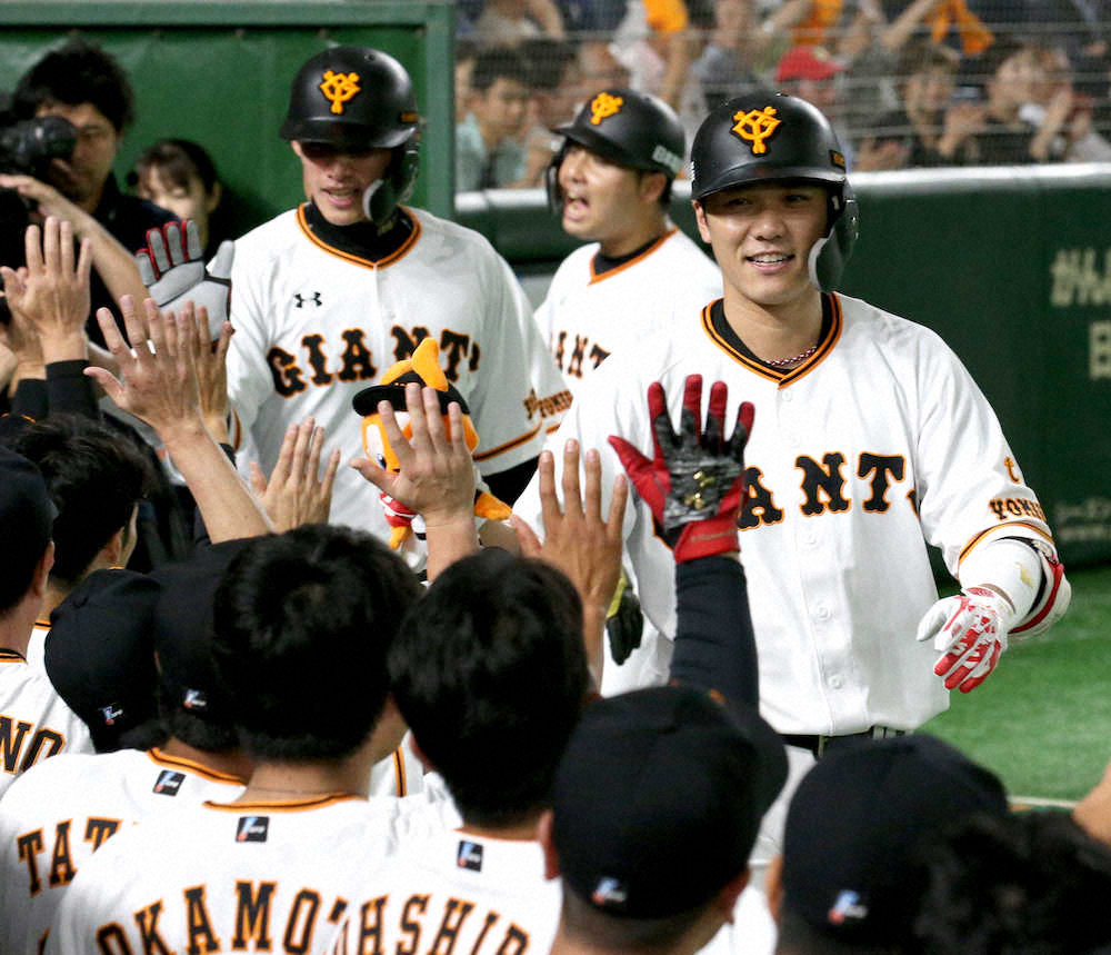 坂本勇6年ぶり満塁弾「元々ホームラン打者じゃない、素直にうれしい」