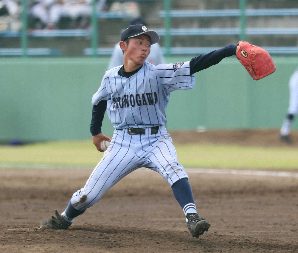 ＜金足農・雄物川＞力投する雄物川の先発・渡部（撮影・木村　揚輔）