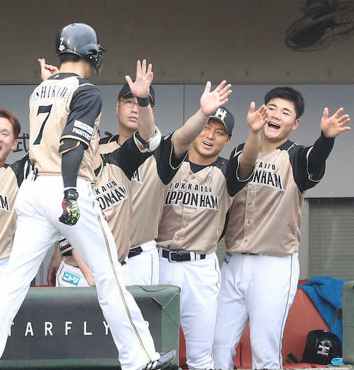 日本ハム・清宮、早実デビューの弟にエール　期待は「もちろん」甲子園