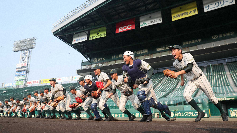 鶴岡東　甲子園練習で全6投手が投球練習　丸山「凄く投げやすい」