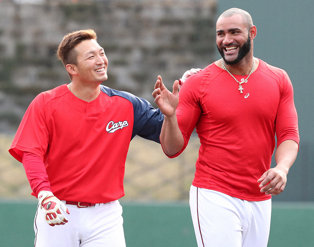 広島VS巨人　雨で中断中、ネットほっこり「カープベンチが今日も安定の中学生」