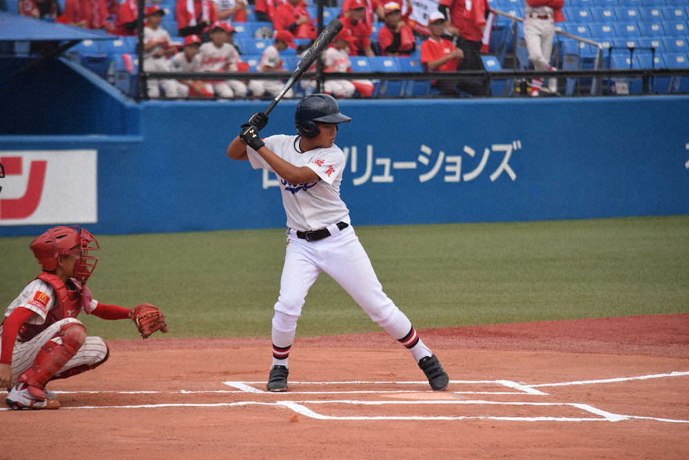 本塁打を放ちチームの勝利に貢献した多賀少年野球クラブの高田庵冬