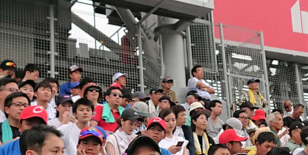 大観衆に驚きと感動　中国・深センの野球少年、甲子園観戦