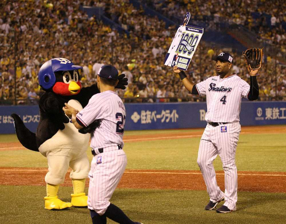 バレンティン　NPB通算1000試合出場を達成!外国人として12人目