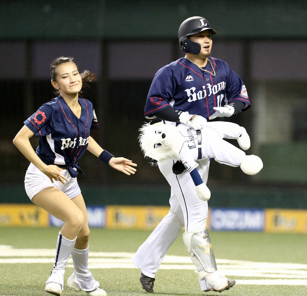 【画像・写真】西武　5連勝で首位ソフトBとゲーム差なし!森4戦連発＆山川2発で2年連続40号　高橋光が初の10勝