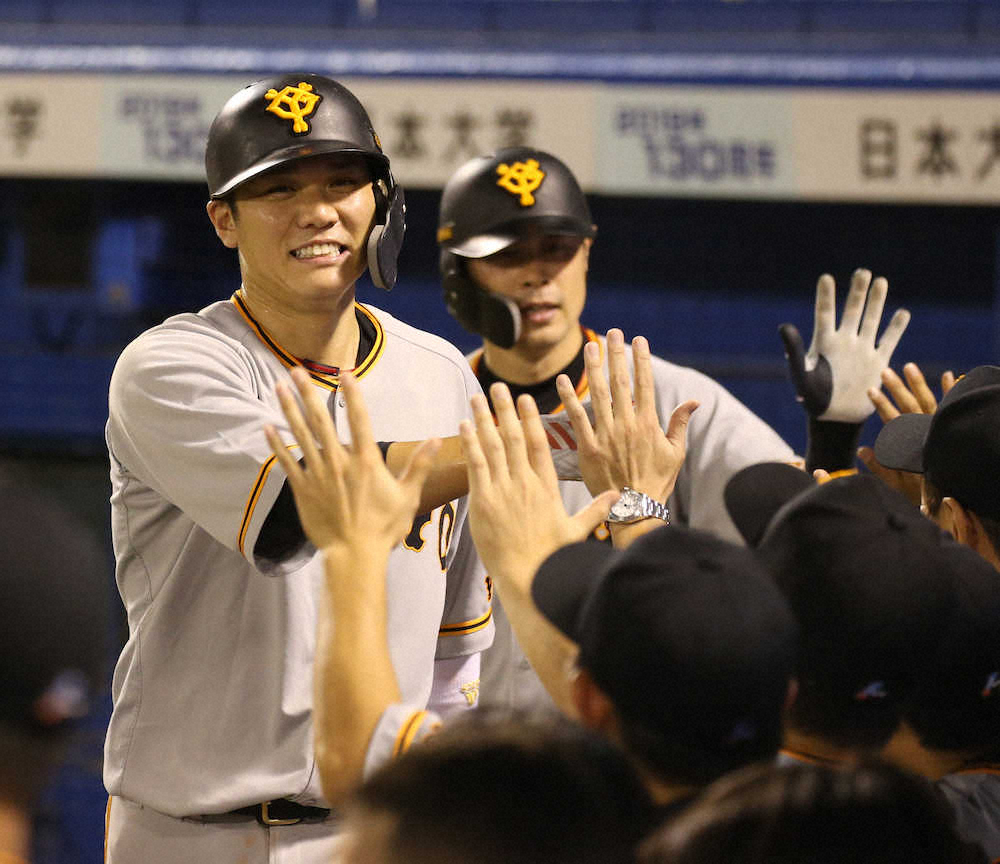 巨人10点大勝　連敗6で止めた！坂本勇キャリアハイ35号＆山口FA投手初13勝　ヤクルトは反撃及ばず