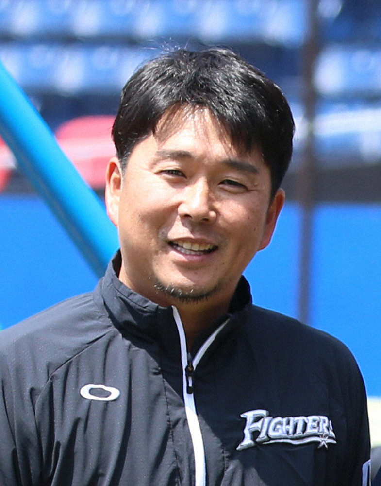 日本ハム　実松2軍育成兼任コーチ退団、今季限りで現役引退