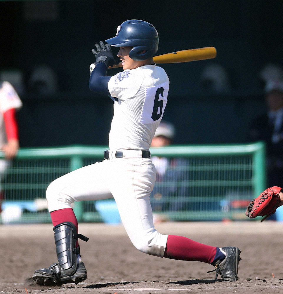 大阪桐蔭決勝へ　サヨナラ二塁打の伊東「初めて打った。すごくうれしい」