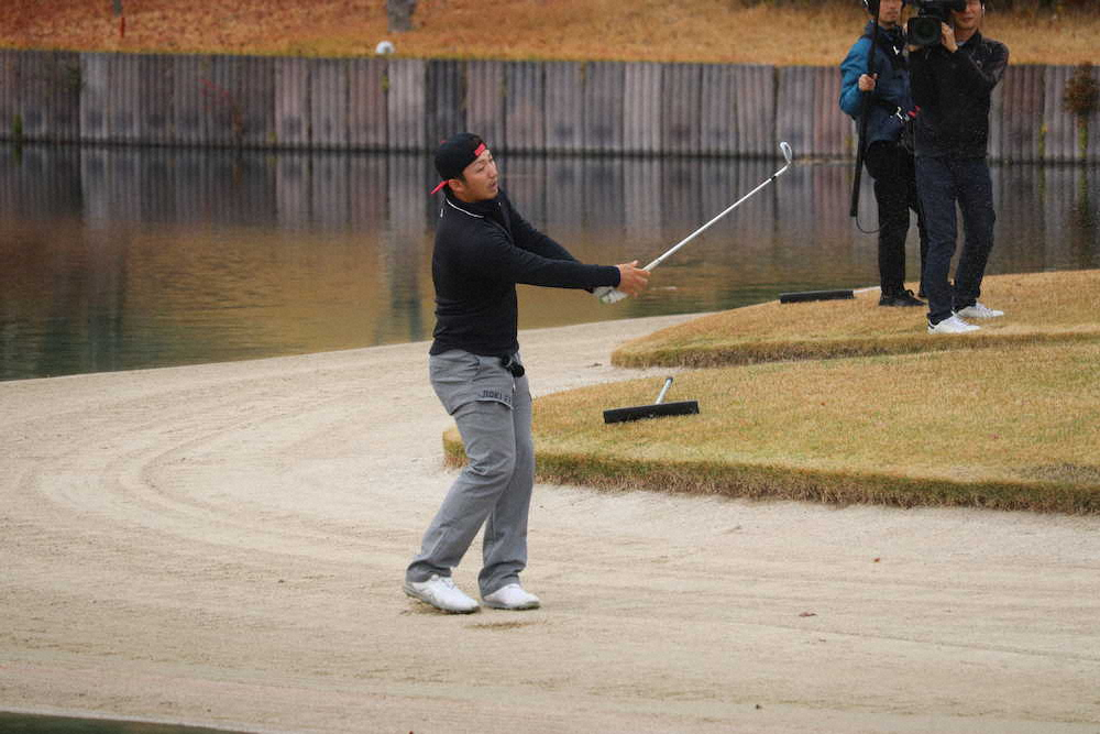 【画像・写真】広島・誠也　浩二以来4年連続ベストナイン選出!五輪イヤーも“マイペース”開幕前倒し意識せず