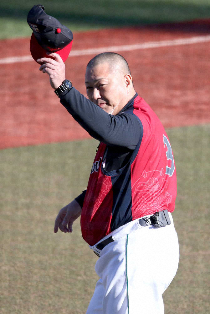清原和博氏が監督デビュー　背番号3ユニに声援「野球を一番大切にしてやっていきたい」