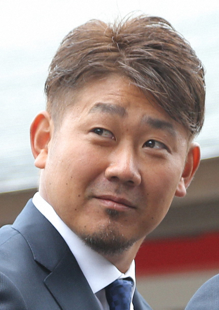 松坂　西武入り正式発表　14年ぶり古巣復帰「大変、うれしく思います」　背番号16、1年契約