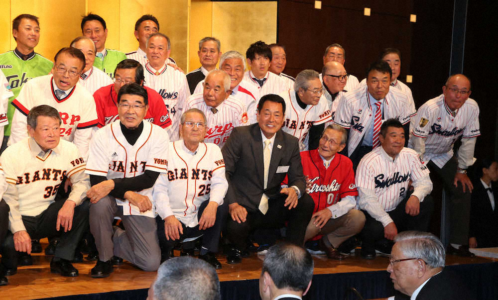 プロ野球OBクラブ、25周年でファンと集い　張本氏「野球界発展のため頑張っています」