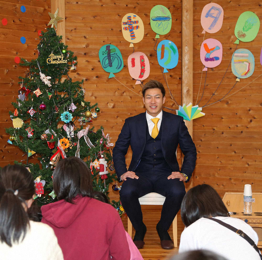 ソフトB柳田「SOS子どもの村JAPAN」を訪問「みんなの笑顔が見られるのがうれしい」