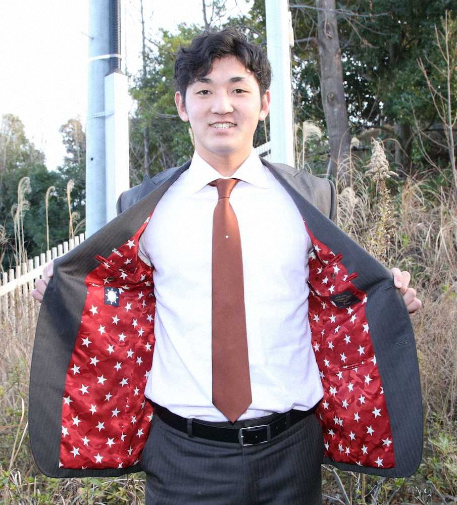 日本ハム・ドラ2立野　オーダー6万円の“白星スーツ”で第一歩