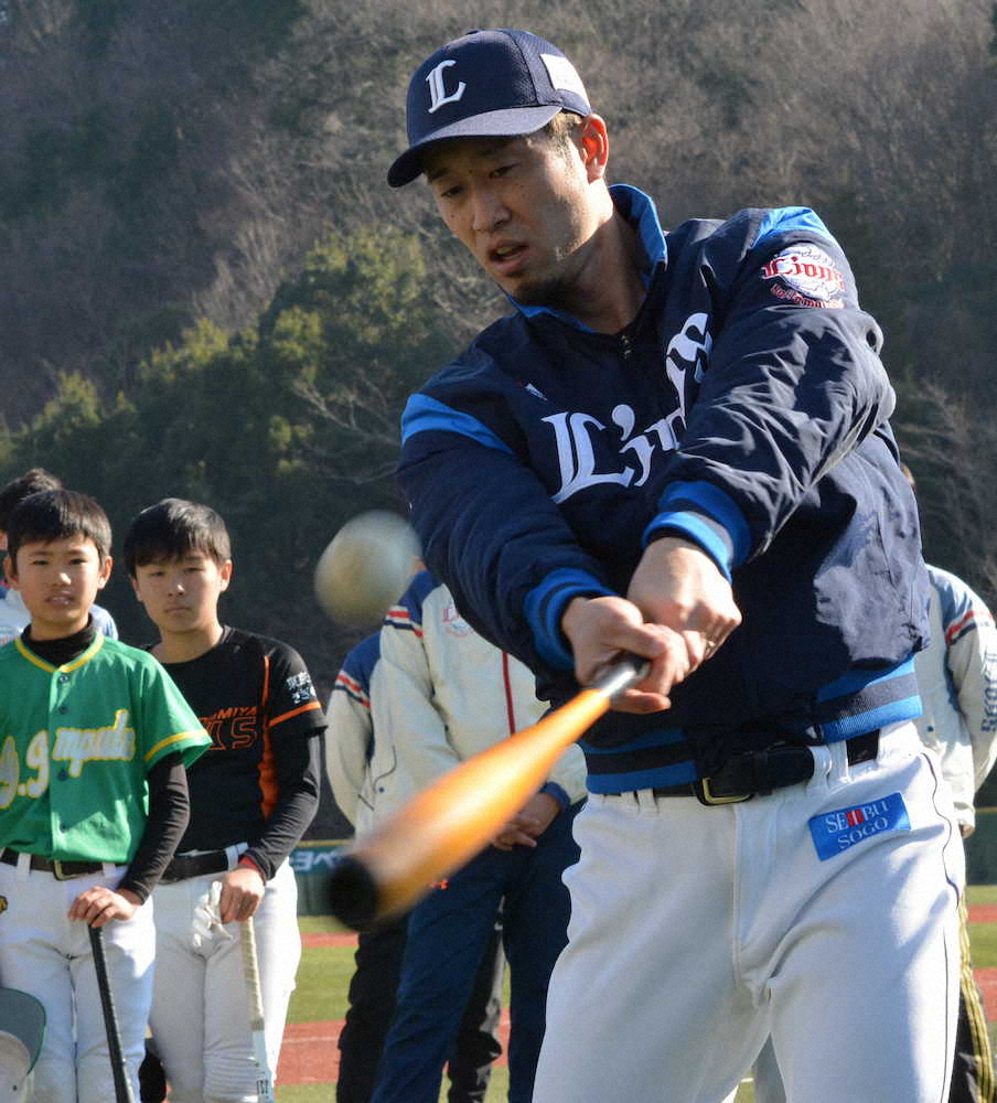 西武・外崎　二塁守備改善へ「慌てて送球したりしないように気をつけたい」