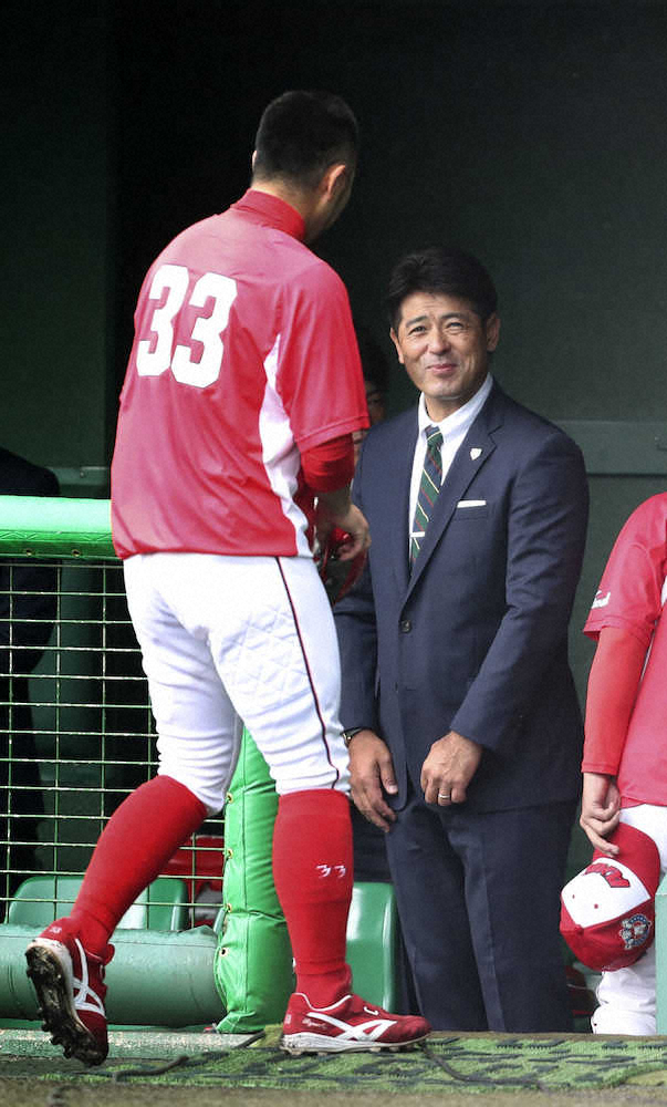 侍・稲葉監督、広島・菊池涼と“金メダル談議”「五輪で勝ちたい、という話した」