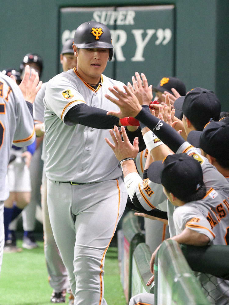 【画像・写真】巨人“マルオカ”球児にエール弾　丸「甲子園が全て。心が痛い」岡本「夏に向けてのモチベに」