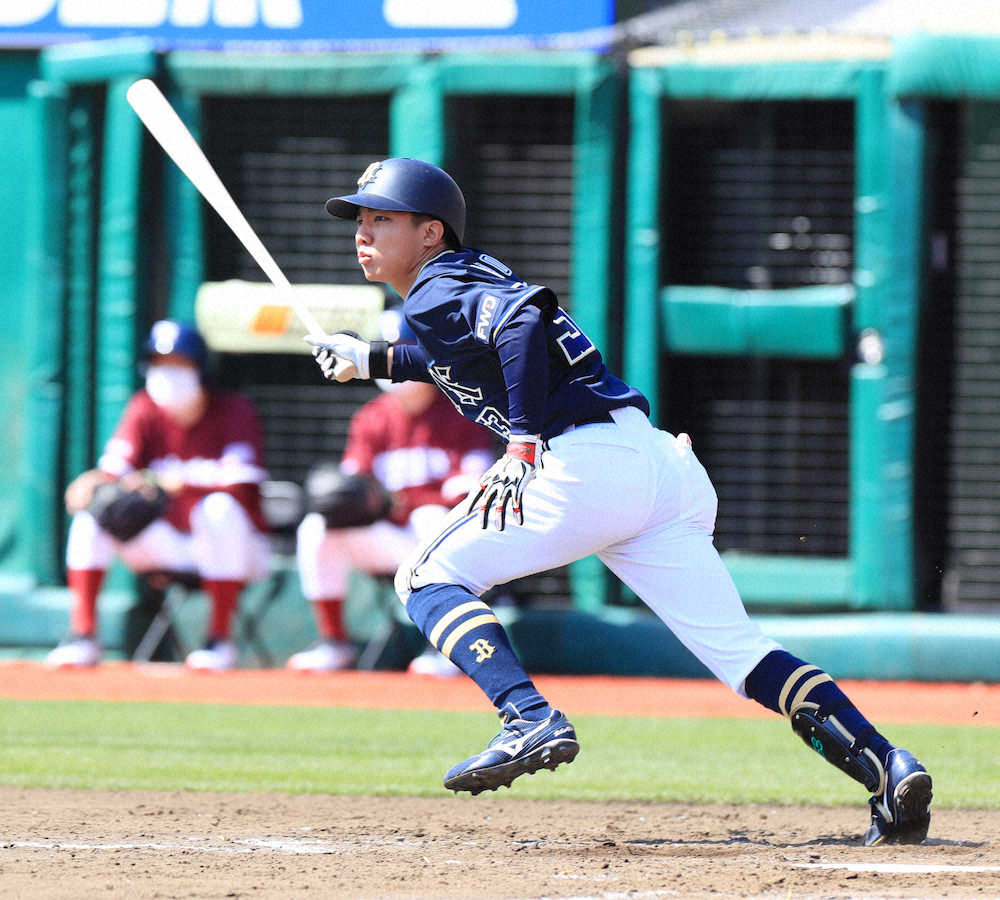 オリックス・宜保　松井撃ちで開幕二塁猛アピール　西村監督うれしい悲鳴「どっちにするか悩みますね」