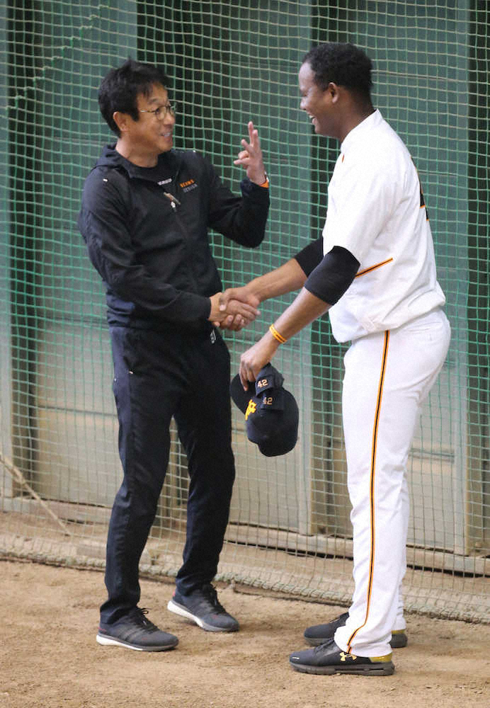 【画像・写真】巨人・宮本＆古城両コーチ「泊まりコミュニケーション」！戸郷ら若手と寝食共にし親睦深める