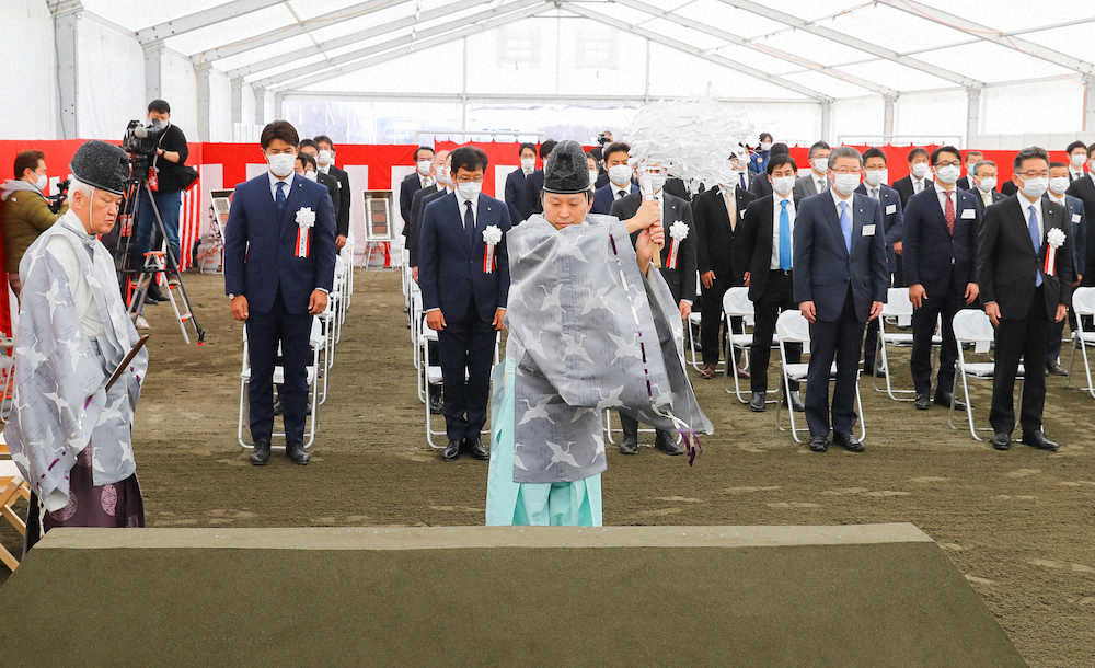 日本ハム・栗山監督　新球場起工式で誓い新た「23年には絶対に日本一に」