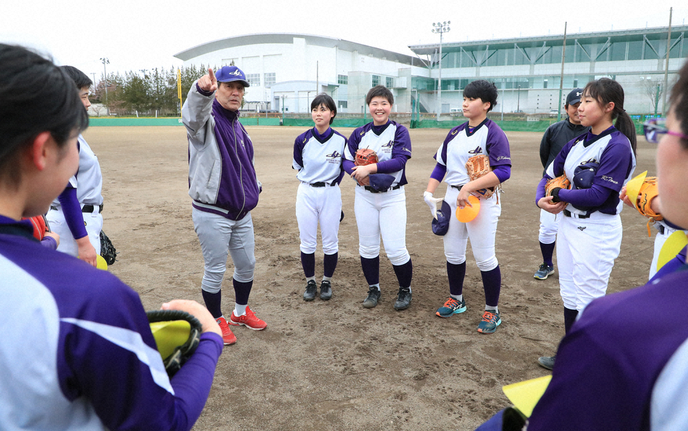 花巻東女子野球部、13人で“プレーボール”　地域活性の願いも背負い、男子のような名門へ