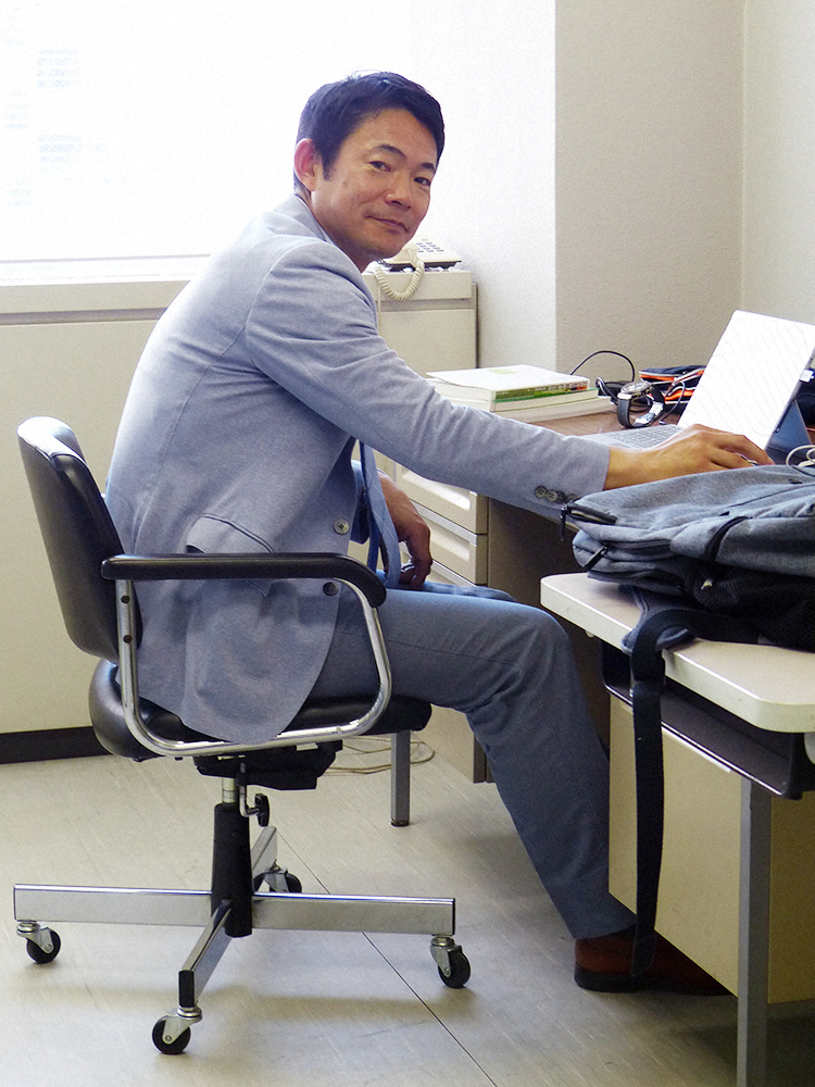 江戸川大学の客員教授に就任し、初授業を行った仁志敏久氏
