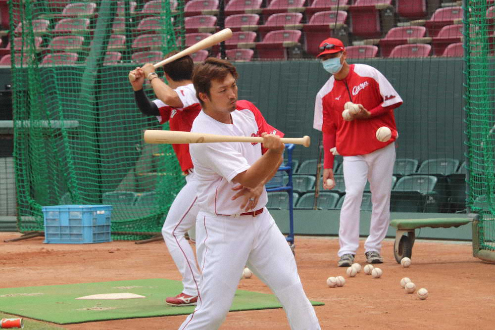 広島・誠也　「つなぎの4番」宣言　一体感の旗印役「野球は一人が打ったから勝てるスポーツではない」