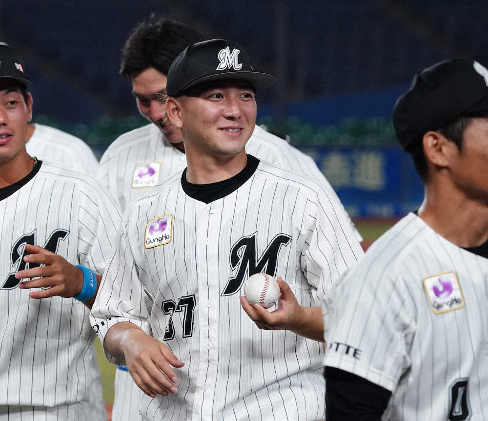 【画像・写真】ロッテ　大地の人的補償で新加入の小野、6年目でプロ初勝利に「うれしいです」