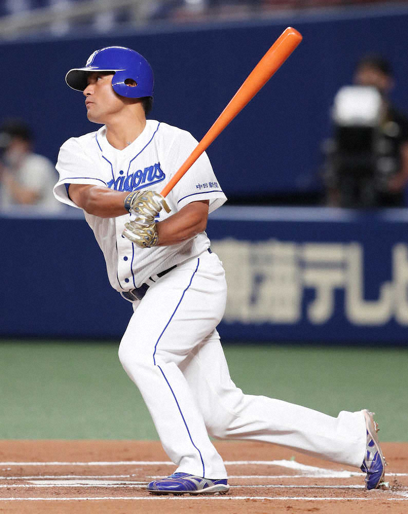 中日・平田、先制点を演出　初回先頭で二塁打、福田の適時打で生還