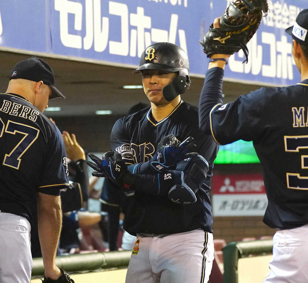 オリックス・若月　プロ初の満塁弾&5打点　野球好きの新妻に「家で言われないよう頑張ります」