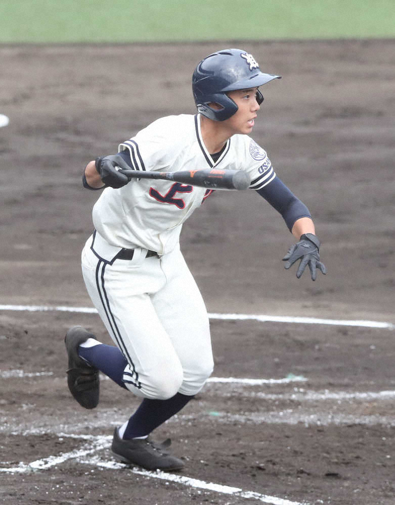 上宮・塩路　89年選抜準Vメンバーの父の前で2安打2打点　甲子園の夢ついえたが「大阪で一番に」