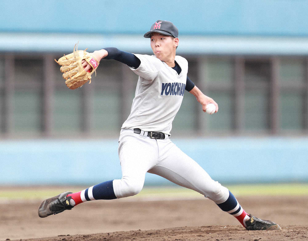 【画像・写真】＜東海大相模・横浜＞練習試合に登板し、3回2/3を投げ5失点の横浜先発・松本（撮影・河野　光希）