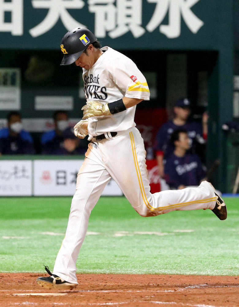 【画像・写真】ソフトバンク・柳田　プロ野球タイ月間32得点！37試合で33四球の選球眼