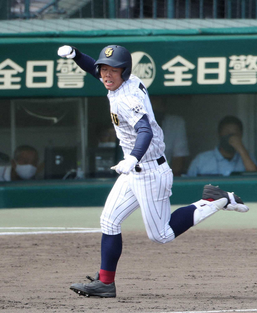 鳥取城北　8回に河西が一時は逆転成功の2点二塁打　スタンドからの大きな手拍子に背中押され