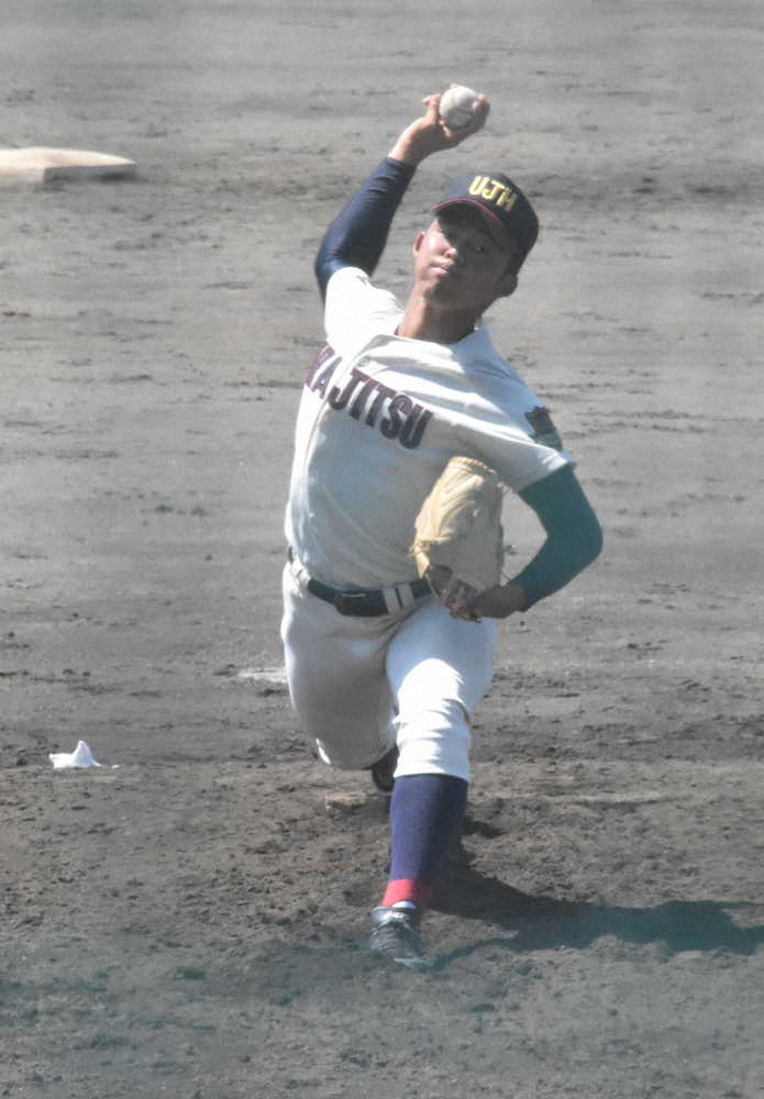 浦和実・豆田　初登板で最速142キロ「球の勢いは良かったけど制球は良くなかった」