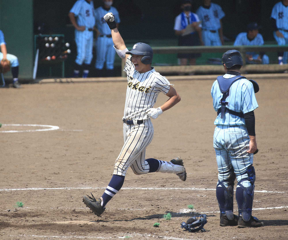 東海大相模・山村　ランニング弾!甲子園交流試合へ弾みの49号で8強進出貢献