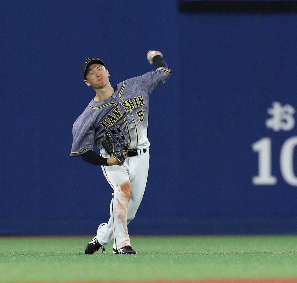阪神・近本　前夜のリベンジ　本塁への好返球で逆転を阻止