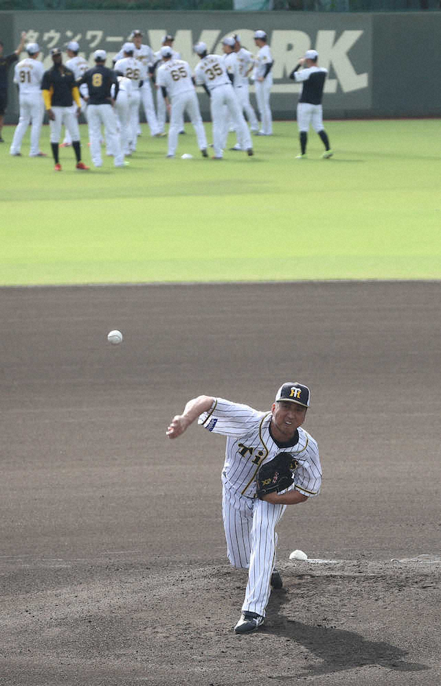 阪神・球児　鳴尾浜球場マウンドで投球練習　1日以来の実戦登板へ準備