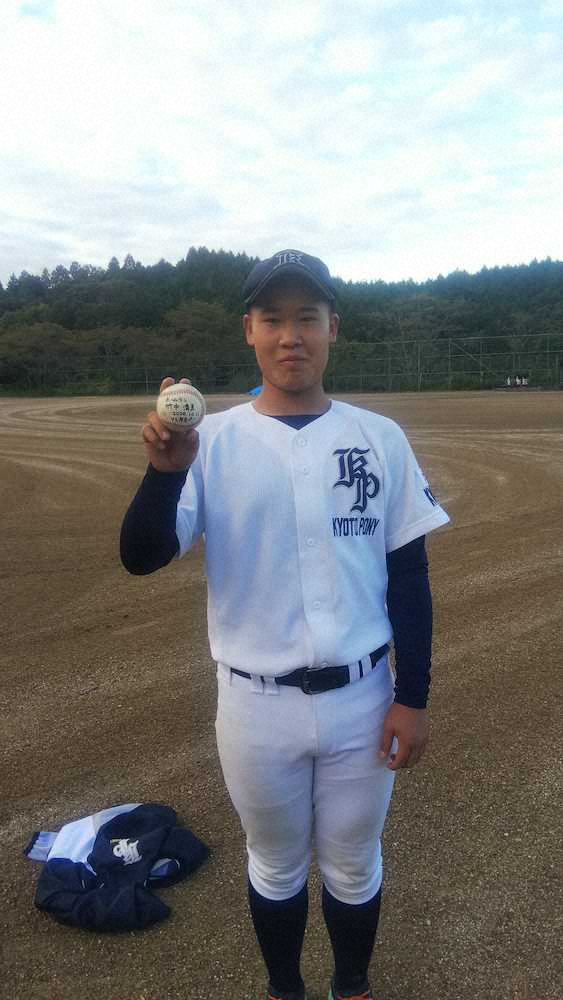 ポニーリーグのコルトリーグ関西大会で本塁打を放った京都・竹中清真捕手