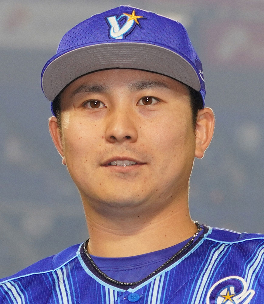 DeNA・佐野　背中の張りで2戦連続欠場　横浜に戻り治療専念　23日以降状態見て出場へ