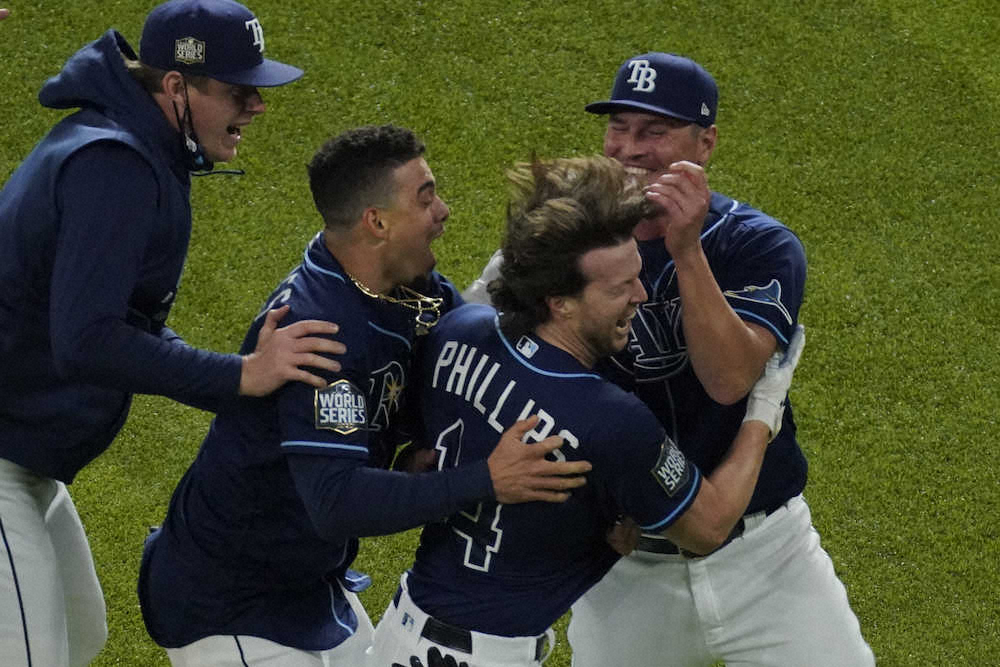 【画像・写真】レイズ　逆転サヨナラ勝ちで2勝2敗のタイ！9回フィリップス劇的中前適時打　筒香は代打で空振り三振