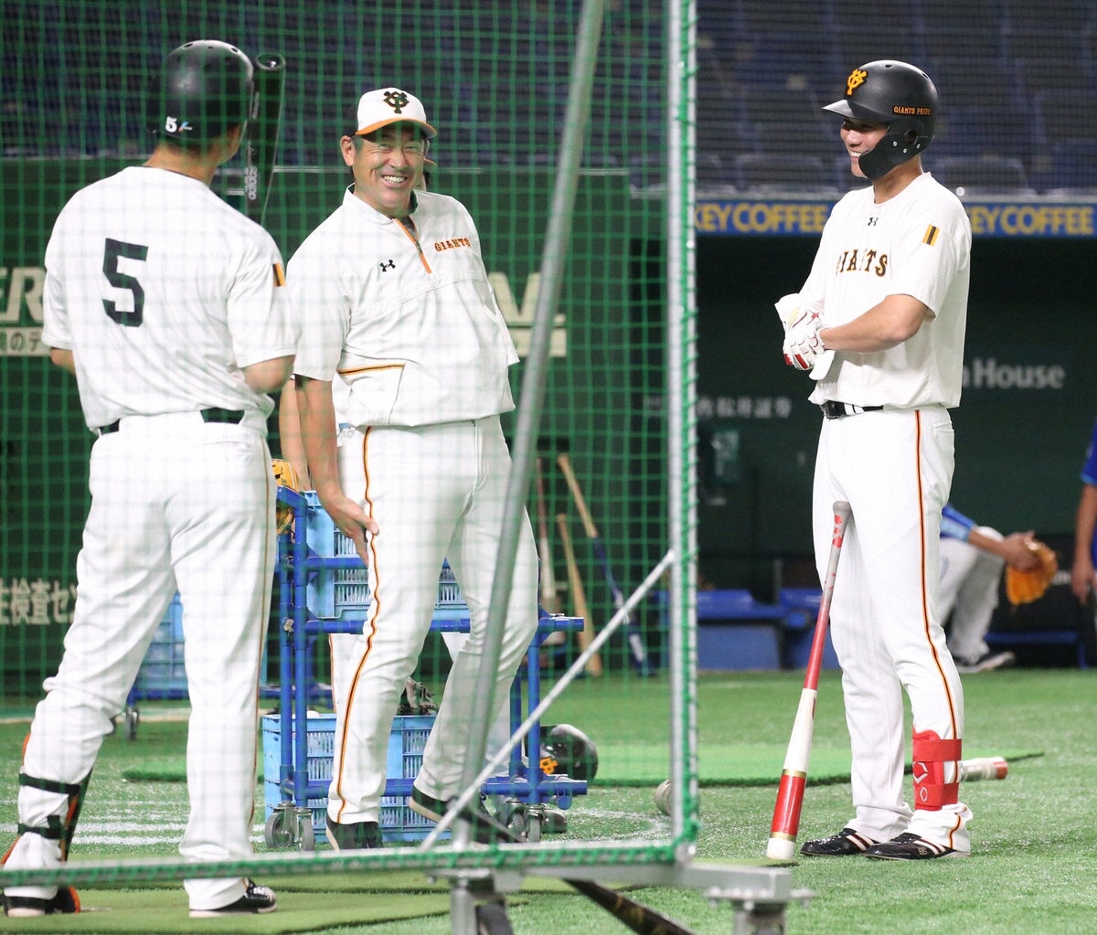 巨人・石井打撃コーチが見た　2000安打を積み上げた坂本勇人の「独特の間」と「修正力」