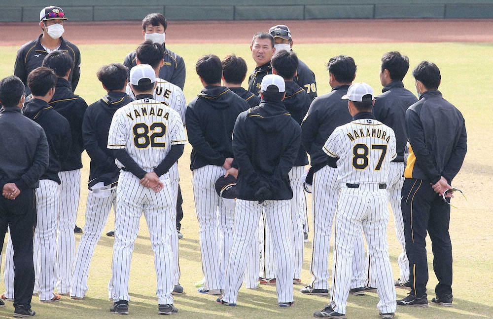 阪神・福留　若虎に金言「限界つくるな」　球団が正式に退団発表　タテジマで最後の雄姿