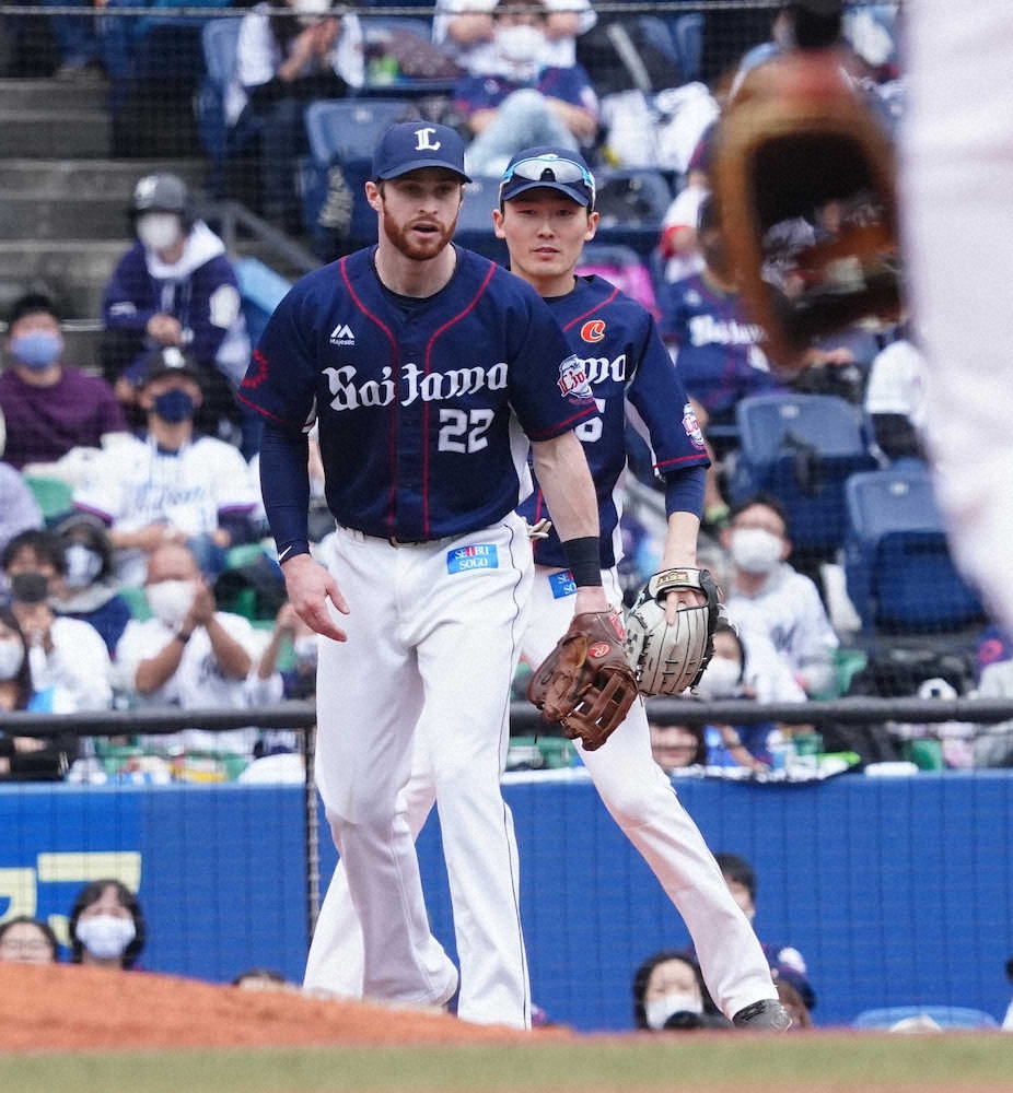 【画像・写真】勝てばCSのロッテ反撃開始！3回に相手失策＆菅野の適時打で2点差追いつく